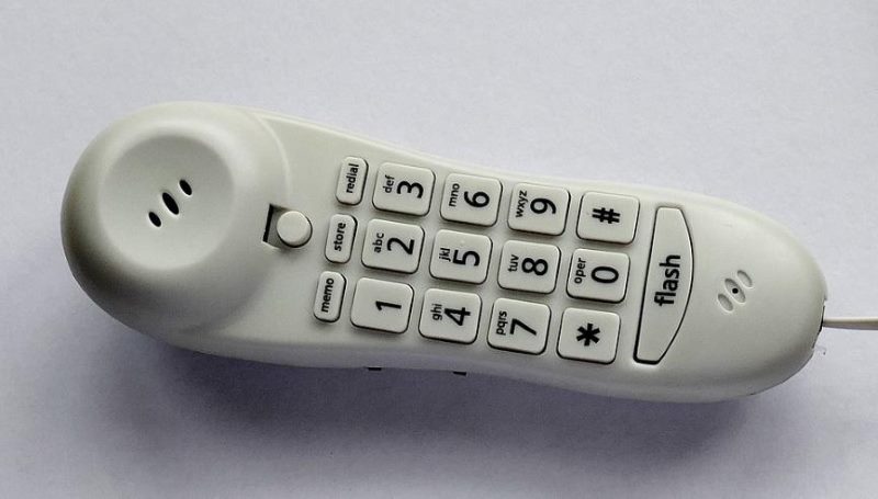 jaki telefon przewodowy do firmy wybrać