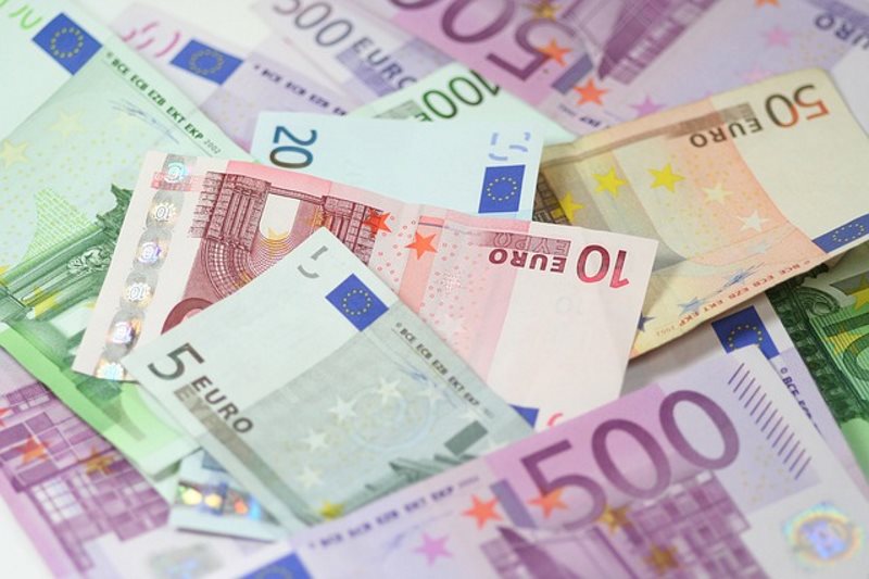 Pożyczki ratalne czy tradycyjne chwilówki - co wybrać