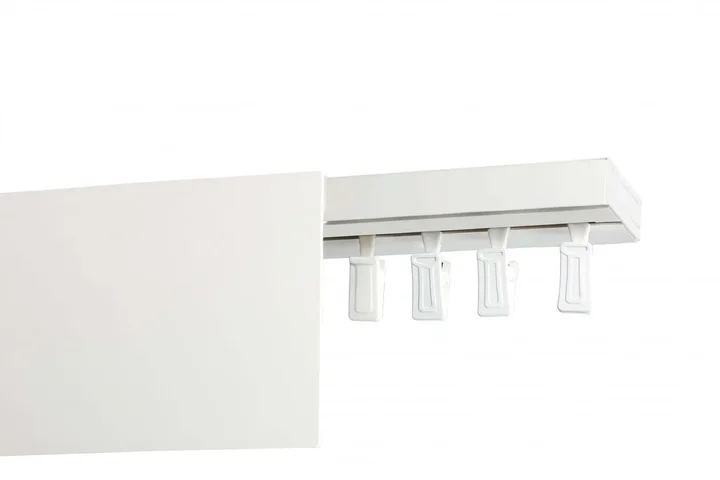 Jak dobrać karnisz do stylu wnętrza – porównanie materiałów i konstrukcji