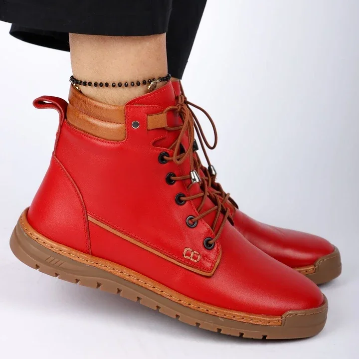 Botki damskie z elastyczną cholewką – trend, który podkreśla nogę