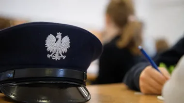 Stobnica: policjantka ostrzegała uczniów przed hejtem i hulajnogami