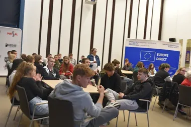 Młodzież świętowała Dzień Europy w Mediatece 800-lecia przez quizy i warsztaty