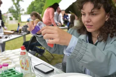 Młodzi odkrywcy zamienili Piotrków w laboratorium pod chmurką - co się działo na ekopikniku?