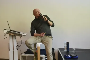 Rowerem przez Transylwanię - Kamil Lisiewicz rozpalił wyobraźnię w Mediatece