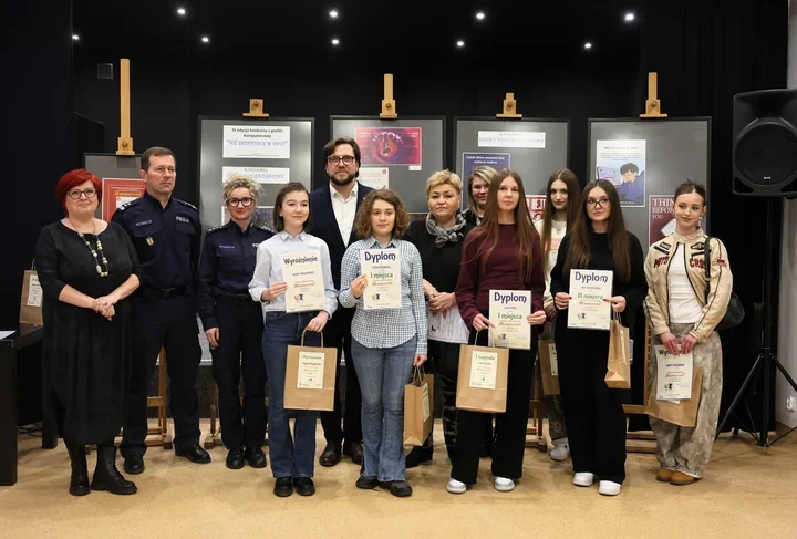 Młodzi artyści przeciw hejtu – finał konkursu „NIE przemocy w sieci” w Ośrodku Edukacji Artystycznej MOK