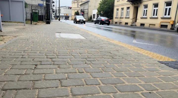 Nowy chodnik przy Wojska Polskiego łączy dwie ważne ulice