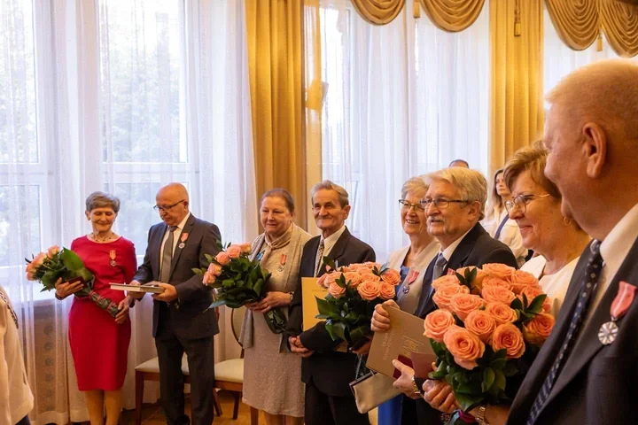 Siedem par z Piotrkowa Trybunalskiego odebrało medale za 50 lat razem