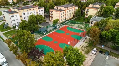 Spękany beton zniknął. Przy SP nr 13 jest nowe boisko