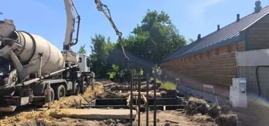 Lodowisko przy Żwirki nabiera kształtu. Zimą ślizgawka, latem korty