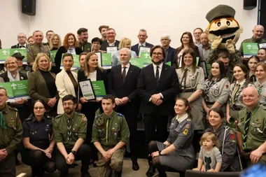 Harcerskie certyfikaty trafiły do piotrkowskich szkół i otworzyły nowy etap współpracy