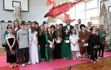 Uczniowie SP nr 5 w Piotrkowie zabrali publiczność do Śródziemia