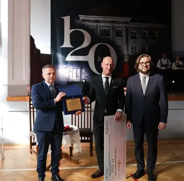 120 lat tradycji i nowy sztandar. Jubileusz piotrkowskiego TPS-u