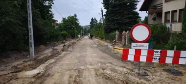 Pod ulicą Kwiatową trwa przebudowa. Pierwsza masa bitumiczna w sierpniu