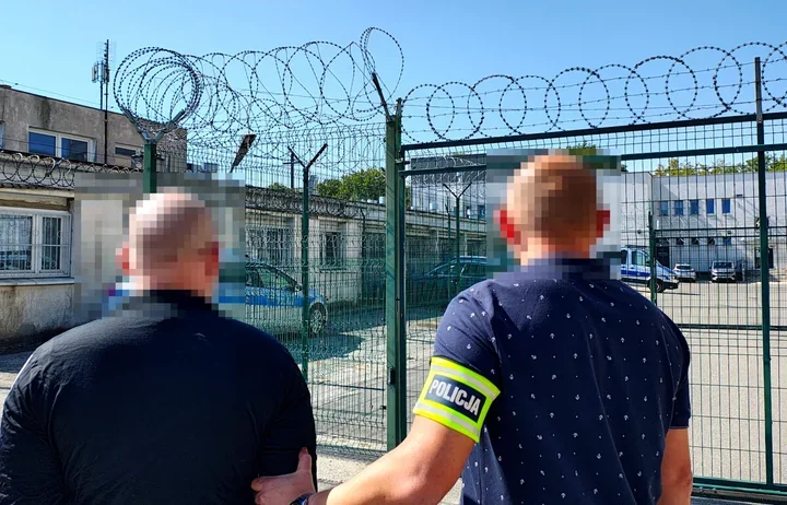 Plecak z odblaskami naprowadził policjanta na 50-latka z Piotrkowa