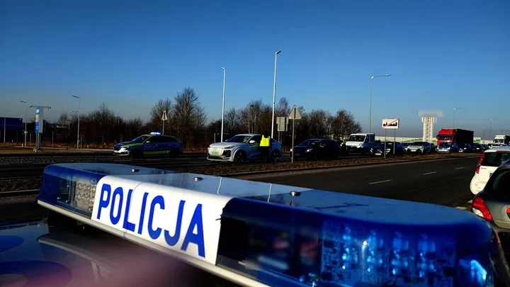 Poranna kontrola na drogach Piotrkowa. Ośmiu kierowców z alkoholem