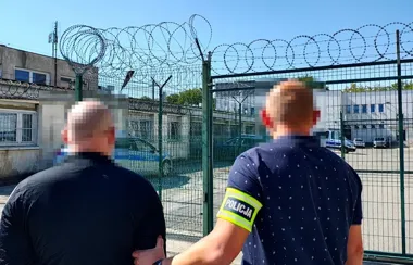 Plecak z odblaskami naprowadził policjanta na 50-latka z Piotrkowa