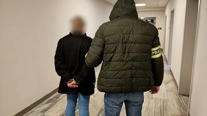 Prośba o połączenie skończyła się kradzieżą - 45-latka zatrzymana