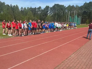 Sztafety w Ręcznie rozgrzały powiat. O zwycięstwie decydowały setne sekundy