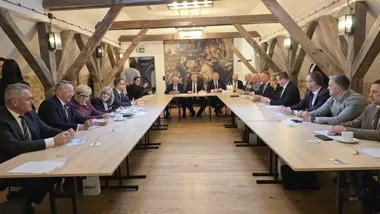 W Sulejowie samorządy Ziemi Piotrkowskiej o bezpieczeństwie, drogach i funduszach