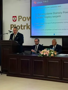Dwa nowe pojazdy dla DPS w Łochyńsku. Są też pieniądze na drogi