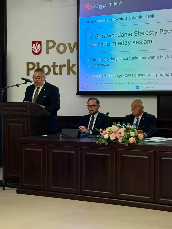 Dwa nowe pojazdy dla DPS w Łochyńsku. Są też pieniądze na drogi